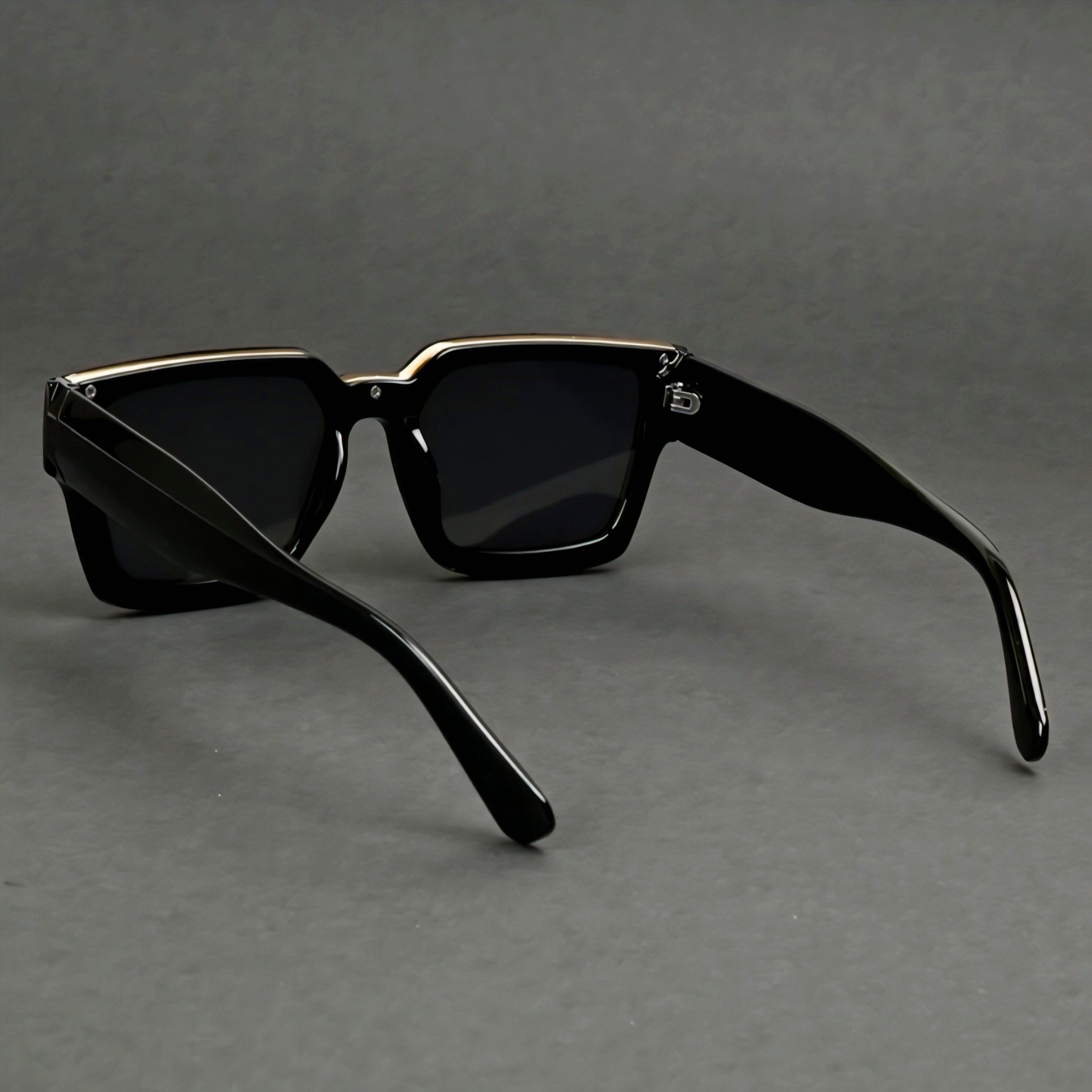 Voyage Badshah Black Shades