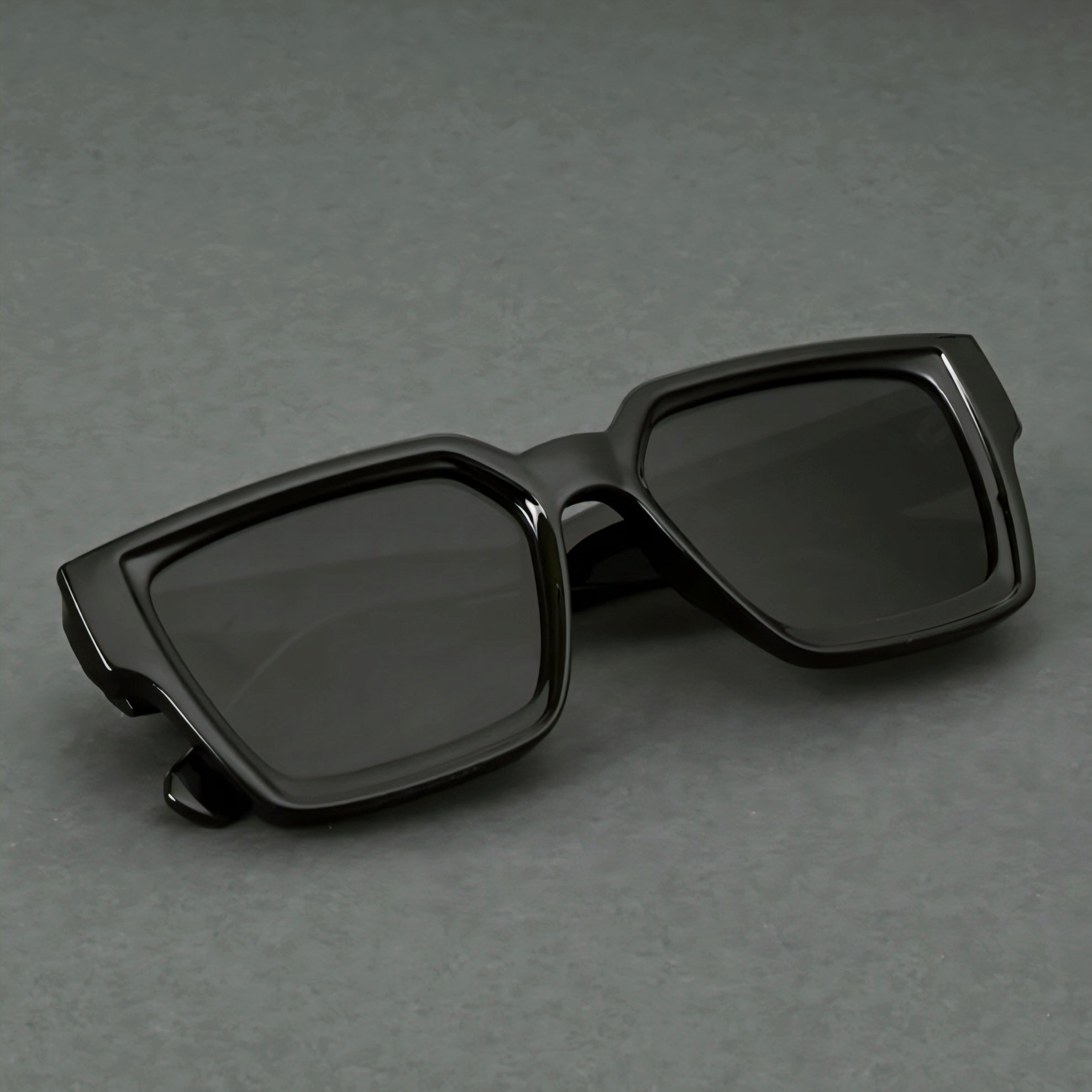 Voyage Badshah Black Shades